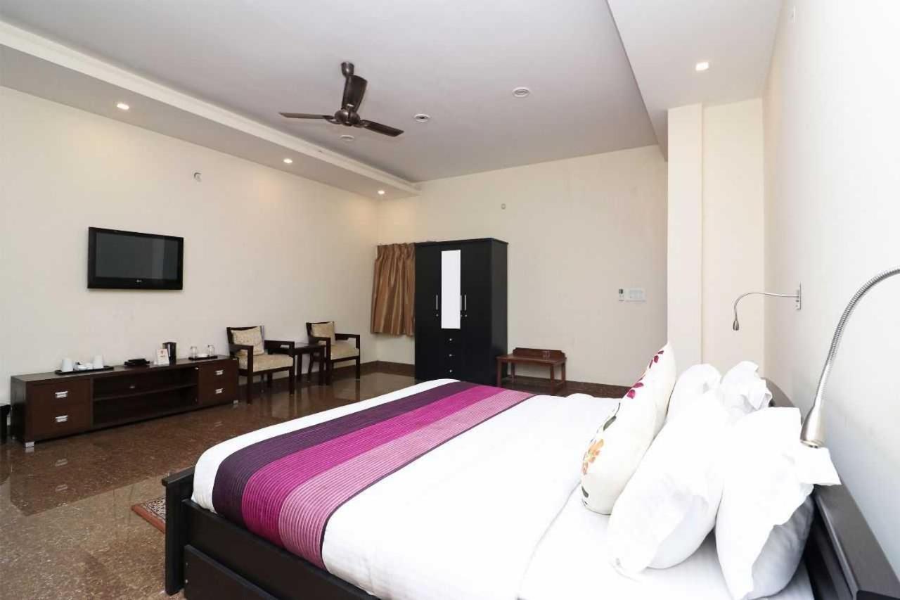 Hotel O Siddharth Lucknow